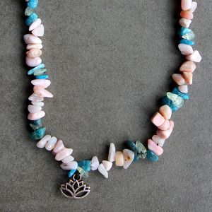 Collier – Opale rose / Apatite bleue / Prehnite