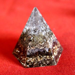 Pyramide Hexagonale – Soleil