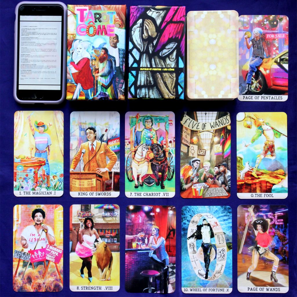 IMG_0265 Photo du boîtier, d'un extrait du livret et de plusieurs cartes du tarot et du dos des cartes